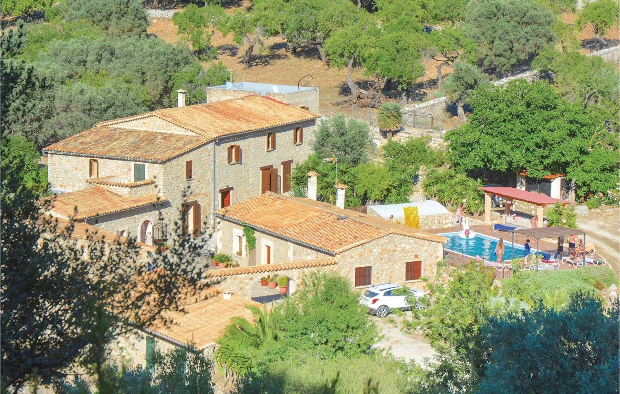 Holiday home 6 Bedroom Amazing Home In Estellencs